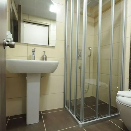 ホテル Adler マルマリス